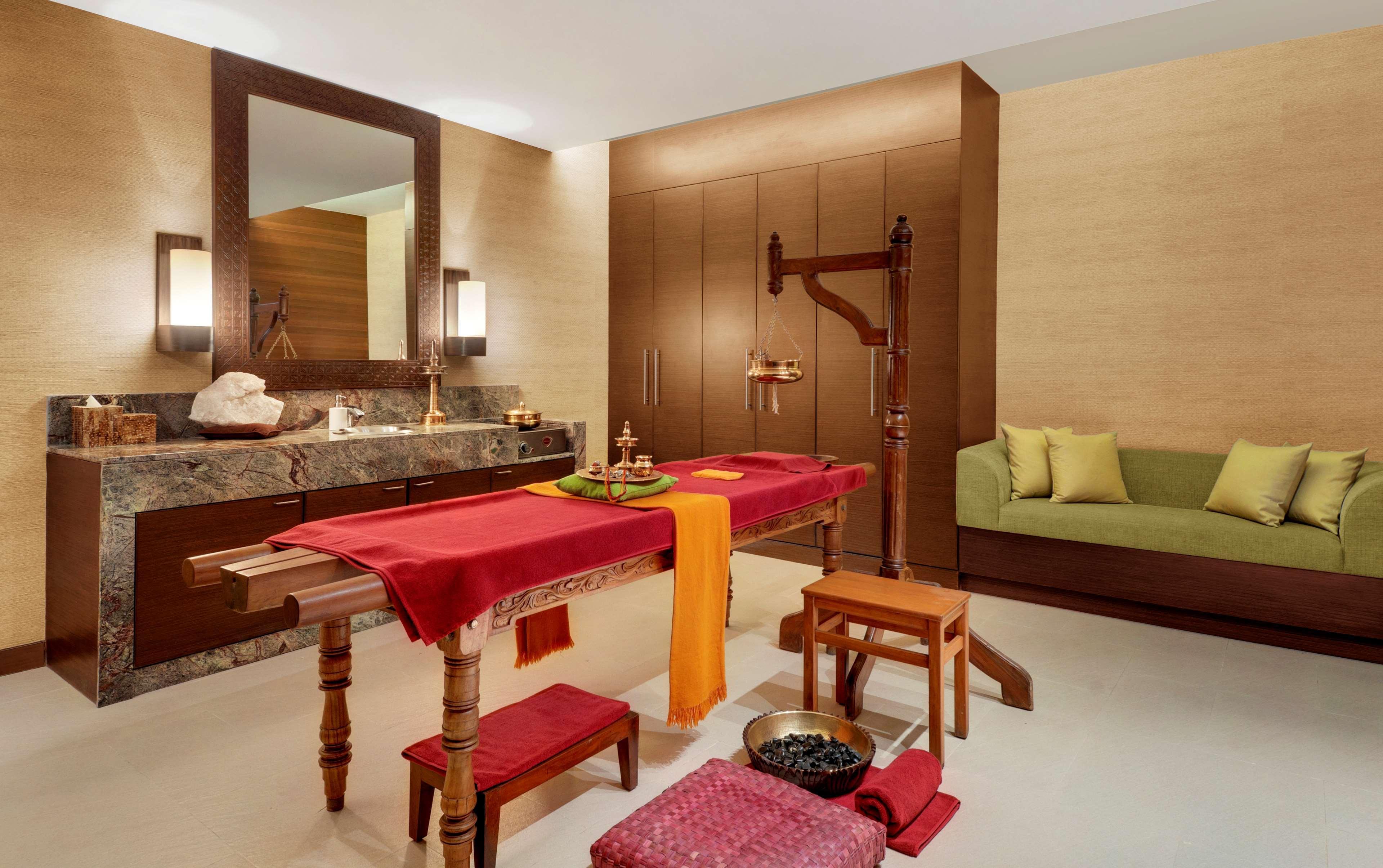 Hyatt Pune Esterno foto Ayurvedic massage room