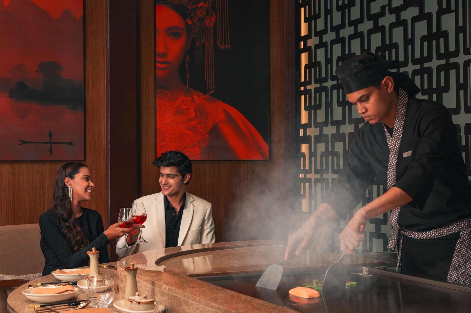 Hyatt Pune Esterno foto Chef at work
