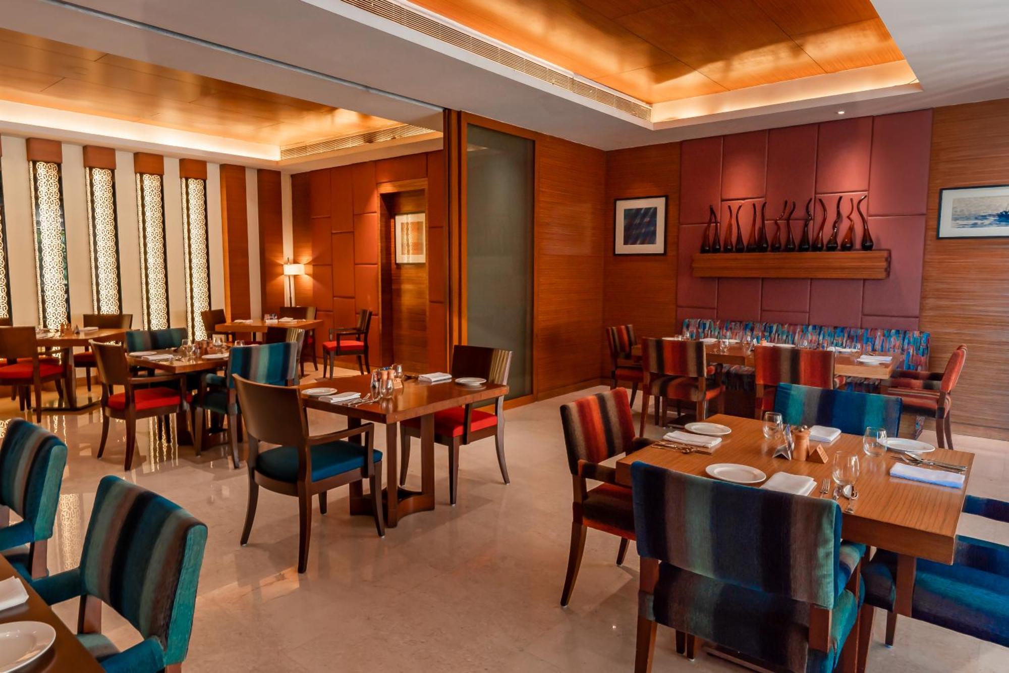 Hyatt Pune Esterno foto The restaurant