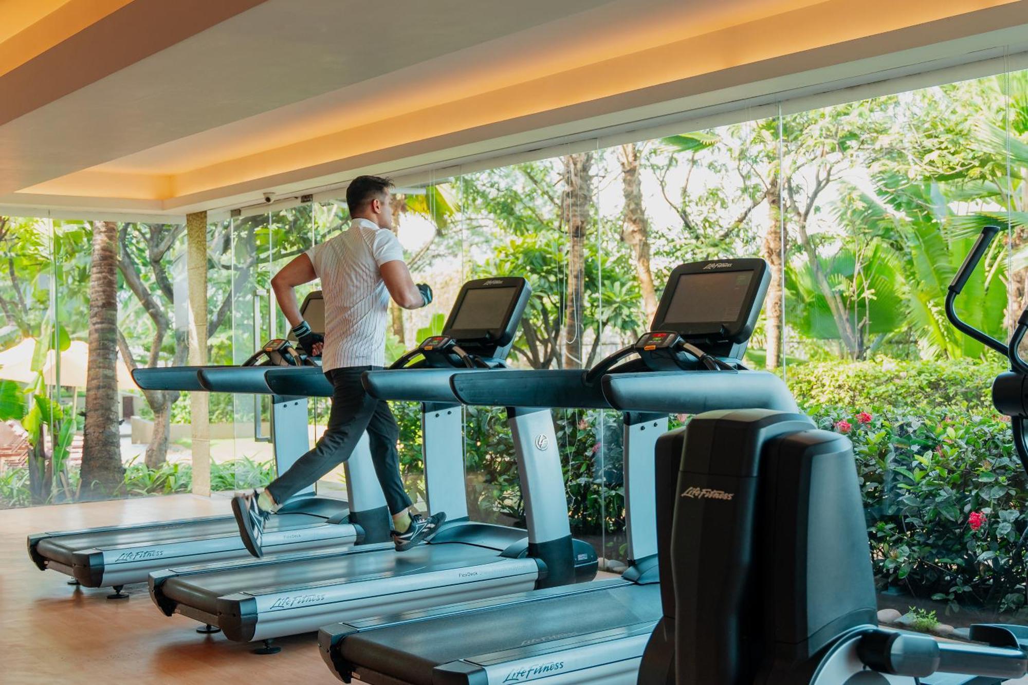 Hyatt Pune Esterno foto A treadmill